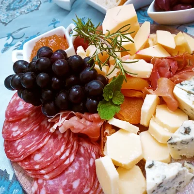 Recipe of Cold cuts and fruit on the DeliRec recipe website