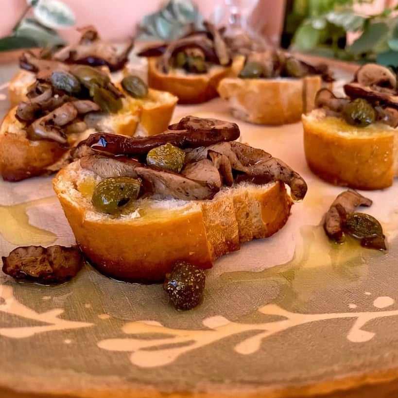 Photo of the Bruschetta Shitake Mushrooms and Capers – recipe of Bruschetta Shitake Mushrooms and Capers on DeliRec