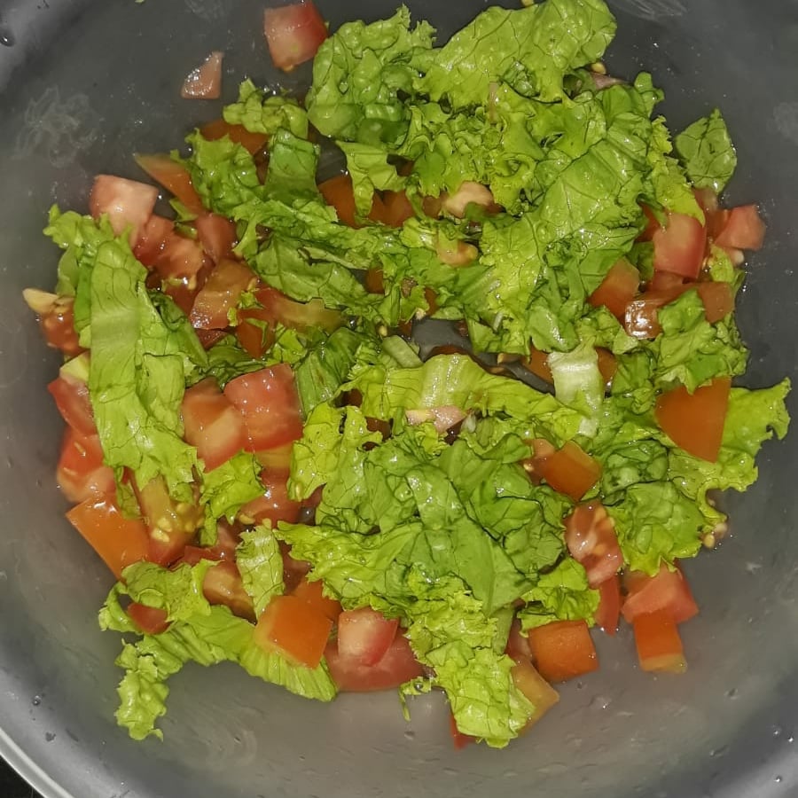 Foto da Salada de alface com tomate  - receita de Salada de alface com tomate  no DeliRec