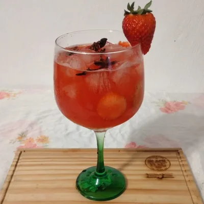Recipe of non-alcoholic strawberry drink on the DeliRec recipe website