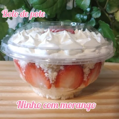 Recipe of Make and sell- Cake in the pot (nest with strawberry) on the DeliRec recipe website