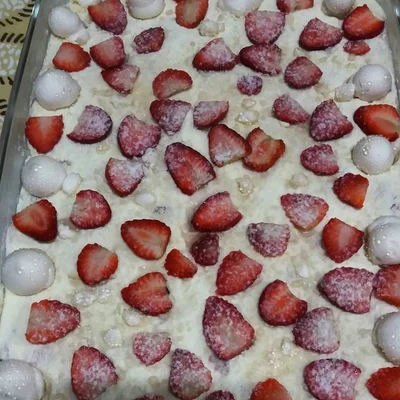 Recipe of Strawberry pie with nest milk on the DeliRec recipe website