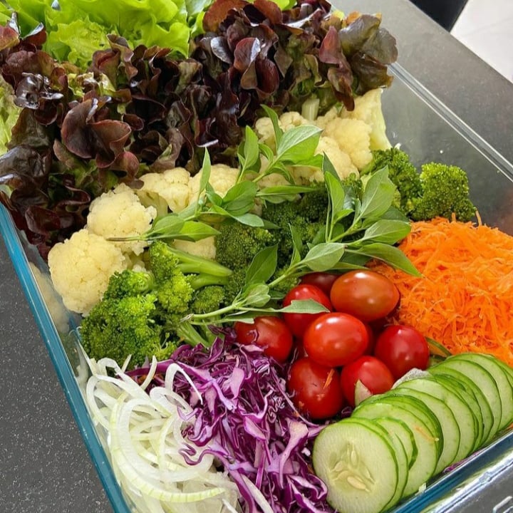 Foto de la ensalada colorida – receta de ensalada colorida en DeliRec