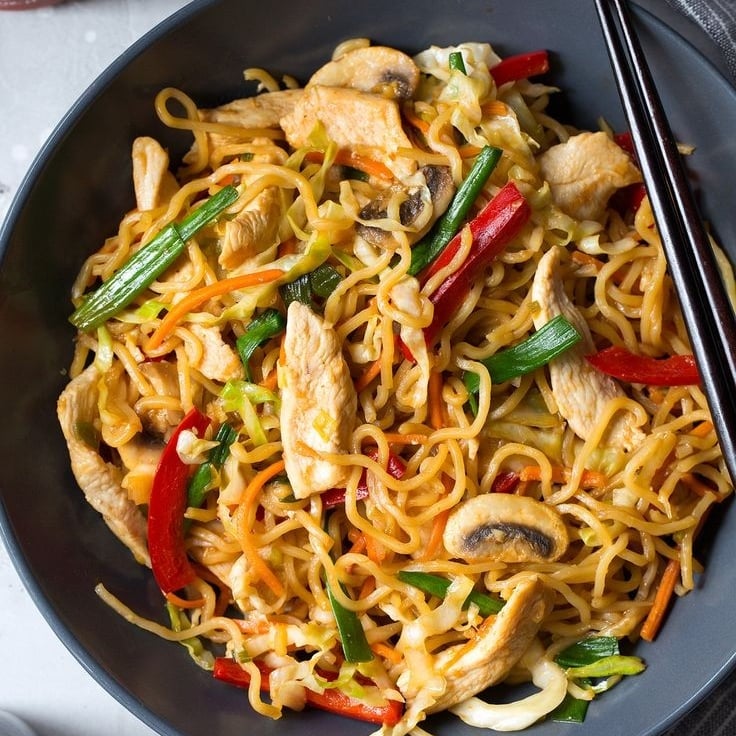 Photo of the Easy Chicken Yakisoba – recipe of Easy Chicken Yakisoba on DeliRec