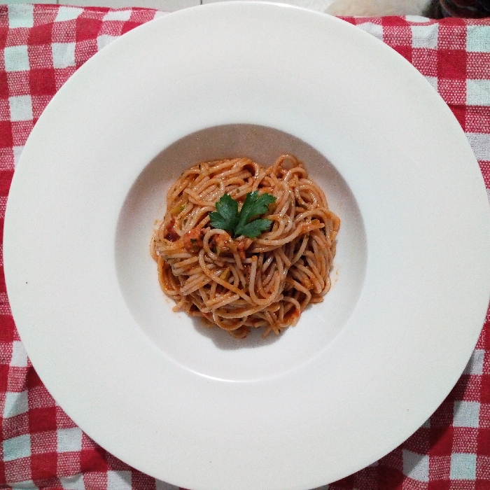 Receta de Espaguetis Pomodoro Tartufo | DeliRec