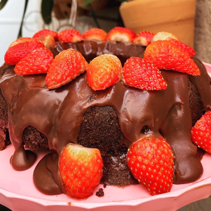 Photo of the Gluten-free and lactose-free strawberry chocolate cake – recipe of Gluten-free and lactose-free strawberry chocolate cake on DeliRec