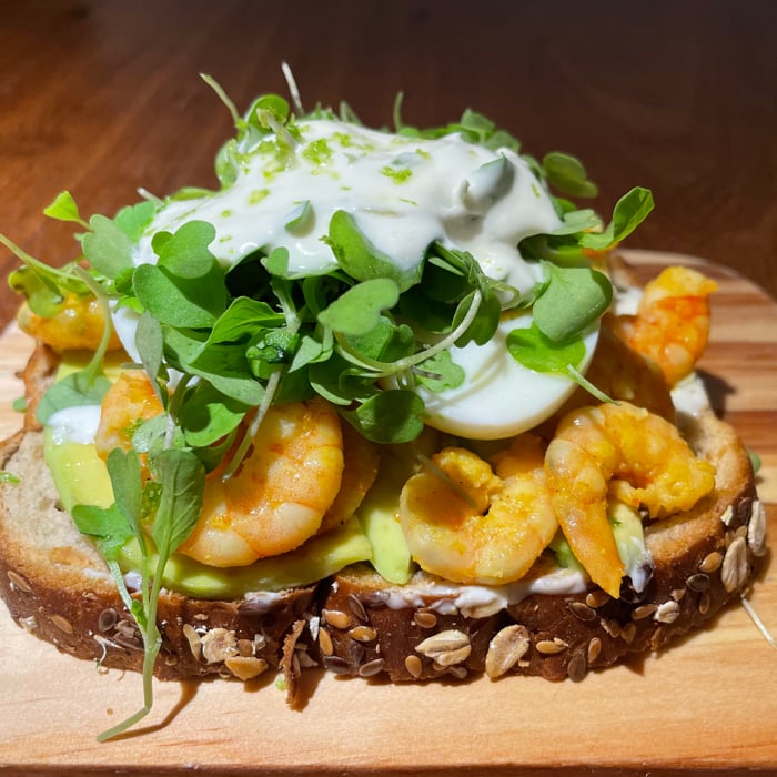 Photo of the Open Shrimp Curry Avocado and Sour Cream Sandwich – recipe of Open Shrimp Curry Avocado and Sour Cream Sandwich on DeliRec