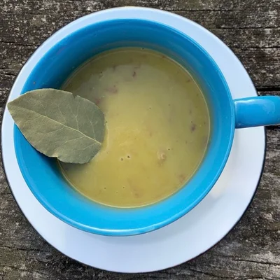 Receita de Sopa de ervilha com carne desfiada  no site de receitas DeliRec