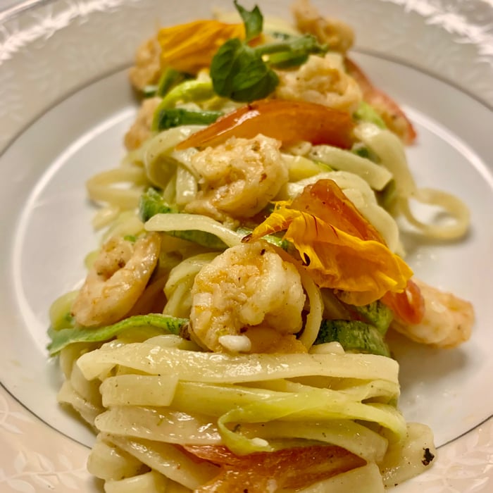 Photo of the Fettuccine with fresh zucchini, shrimp and tomato. – recipe of Fettuccine with fresh zucchini, shrimp and tomato. on DeliRec