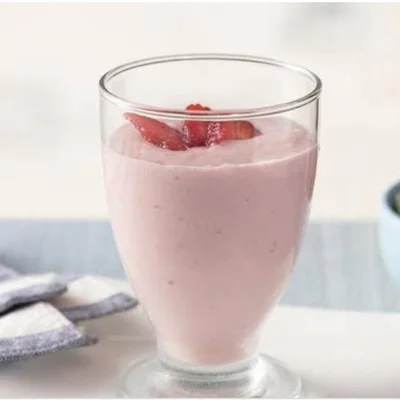 Recipe of homemade strawberry yogurt on the DeliRec recipe website