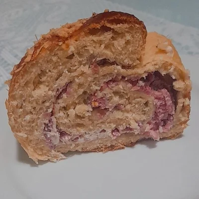 Recipe of Homemade bread stuffed with sausage and cottage cheese on the DeliRec recipe website