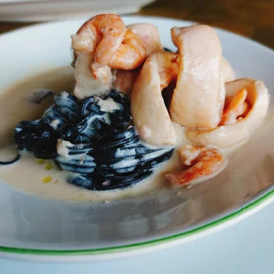 Recipe of Black spaghetti with seafood on the DeliRec recipe website