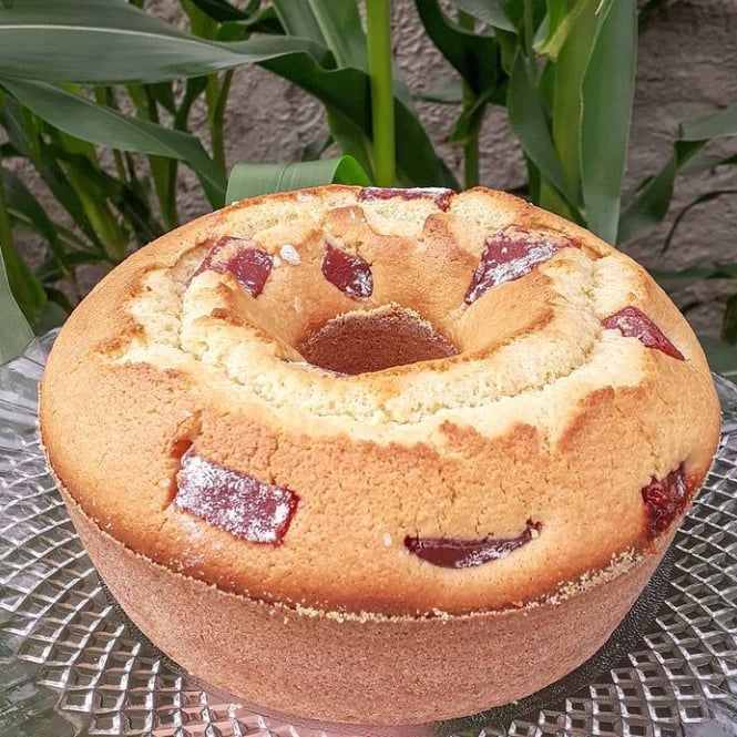 Photo of the Fluffy Cornmeal Cake with Guava – recipe of Fluffy Cornmeal Cake with Guava on DeliRec