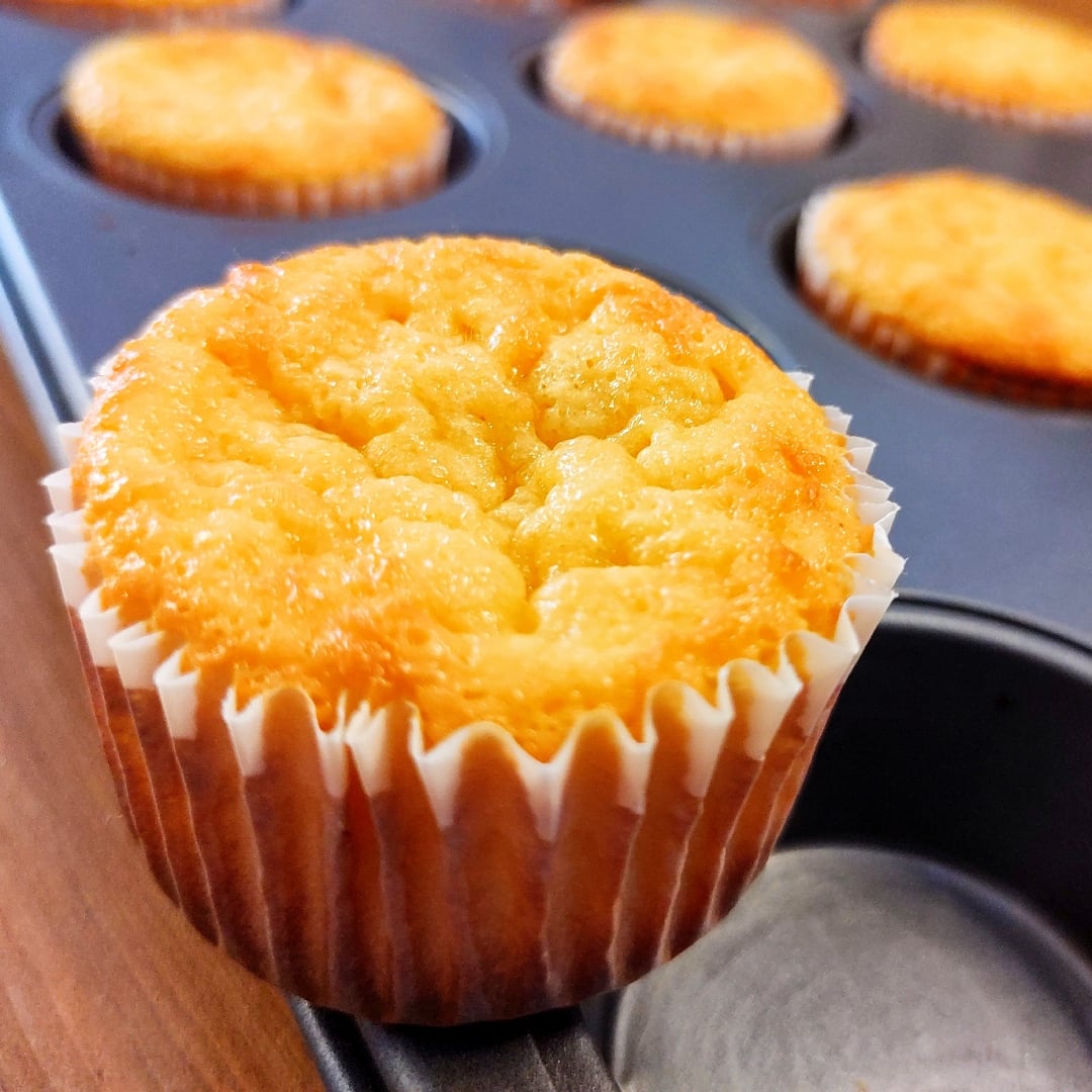 Foto da Bombocado de fubá: um bolinho cremoso, DELICIOSOO e muito fácil de fazer - receita de Bombocado de fubá: um bolinho cremoso, DELICIOSOO e muito fácil de fazer no DeliRec