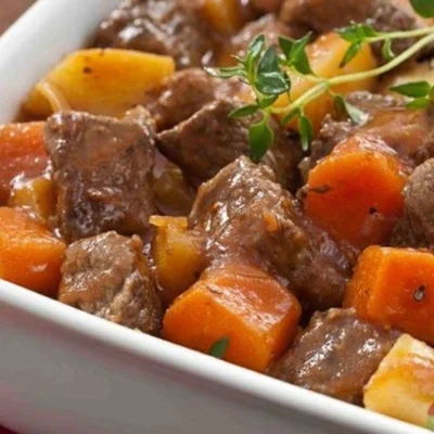 Recipe of Beef Stew with Potatoes and Carrots on the DeliRec recipe website
