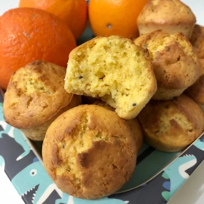 Receita de Muffin de laranja sem açúcar e com sementes de chia  no site de receitas DeliRec