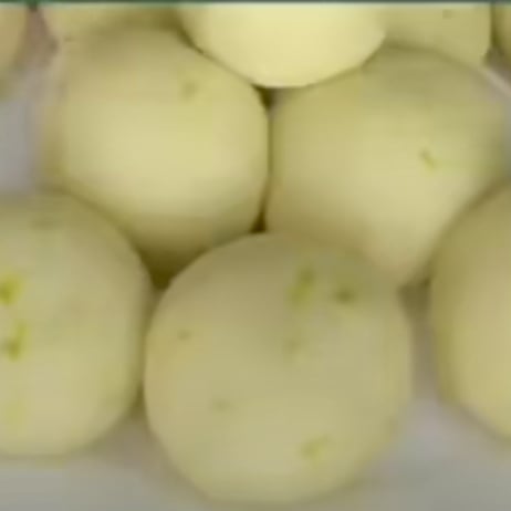 Photo of the lemon brigadeiro – recipe of lemon brigadeiro on DeliRec