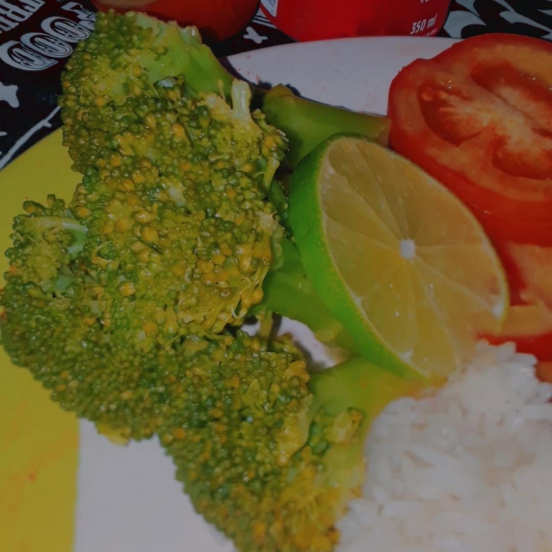 Foto da Salada de brócolis com limão  - receita de Salada de brócolis com limão  no DeliRec