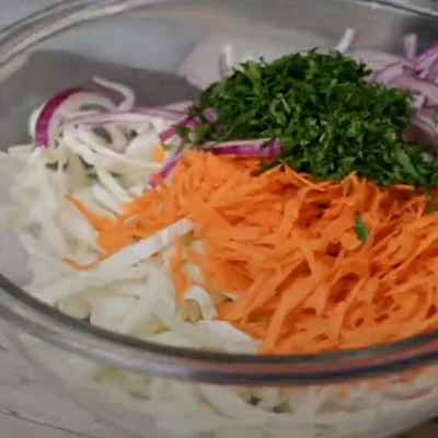 Recette de Salade de chou au chou sur le site de recettes DeliRec