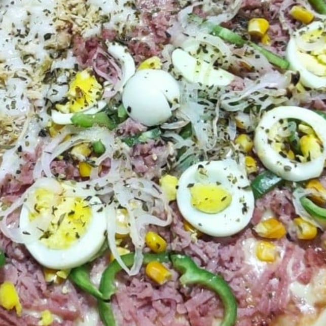 Foto da Pizza de presunto com ovos e cebola - receita de Pizza de presunto com ovos e cebola no DeliRec