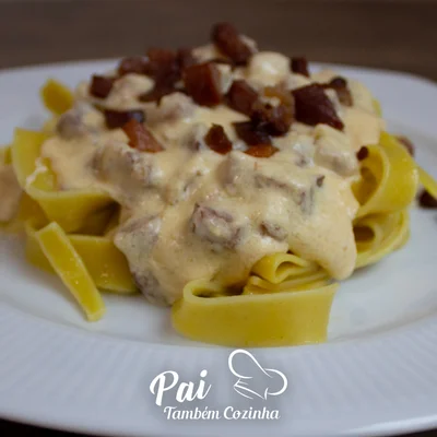Recipe of CHEESE SAUCE WITH BACON - WITH MACARONI[DAD ALSO KITCHES] merry christmas!!! on the DeliRec recipe website
