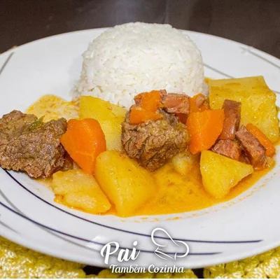 Recipe of Boiled beef breast with vegetables in the pressure cooker on the DeliRec recipe website