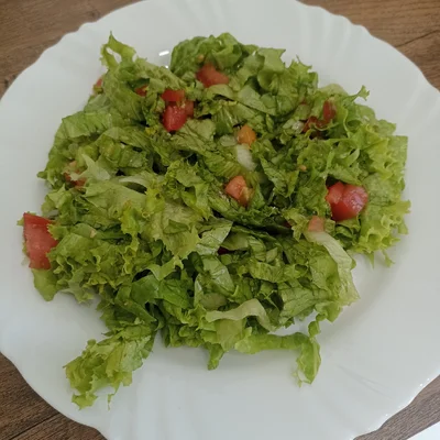 Recipe of Lettuce salad with tomato 🍅 on the DeliRec recipe website