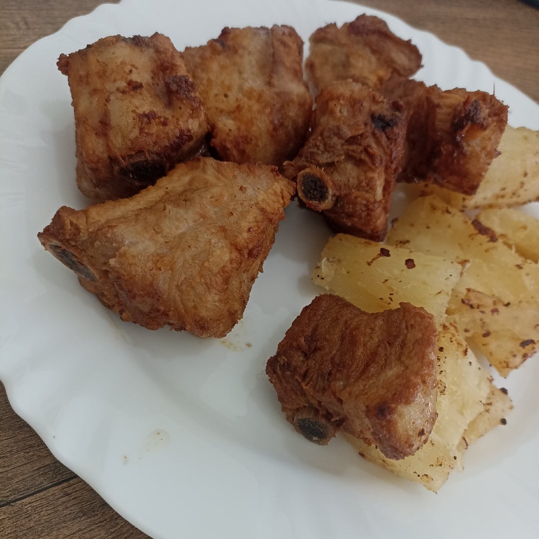 Photo of the Fried pork ribs with fried cassava – recipe of Fried pork ribs with fried cassava on DeliRec