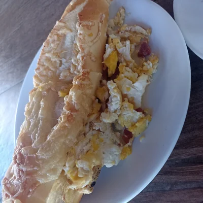 Recipe of Breakfast! Bacon cheese tube bread 🥓 and scrambled eggs on the DeliRec recipe website