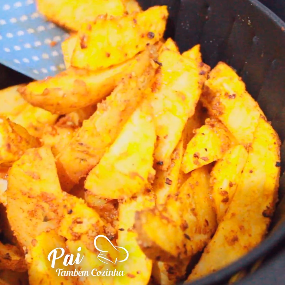 Photo of the RUSTIC POTATO RECIPE IN THE AIRFRYER - [FATHER ALSO KITCHES] – recipe of RUSTIC POTATO RECIPE IN THE AIRFRYER - [FATHER ALSO KITCHES] on DeliRec