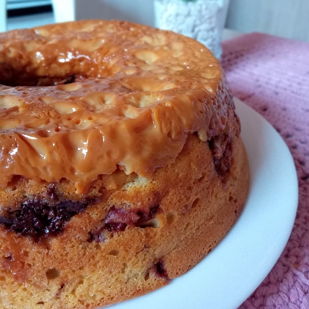 Foto da Bolo invertido de Morango com Chocolate  - receita de Bolo invertido de Morango com Chocolate  no DeliRec