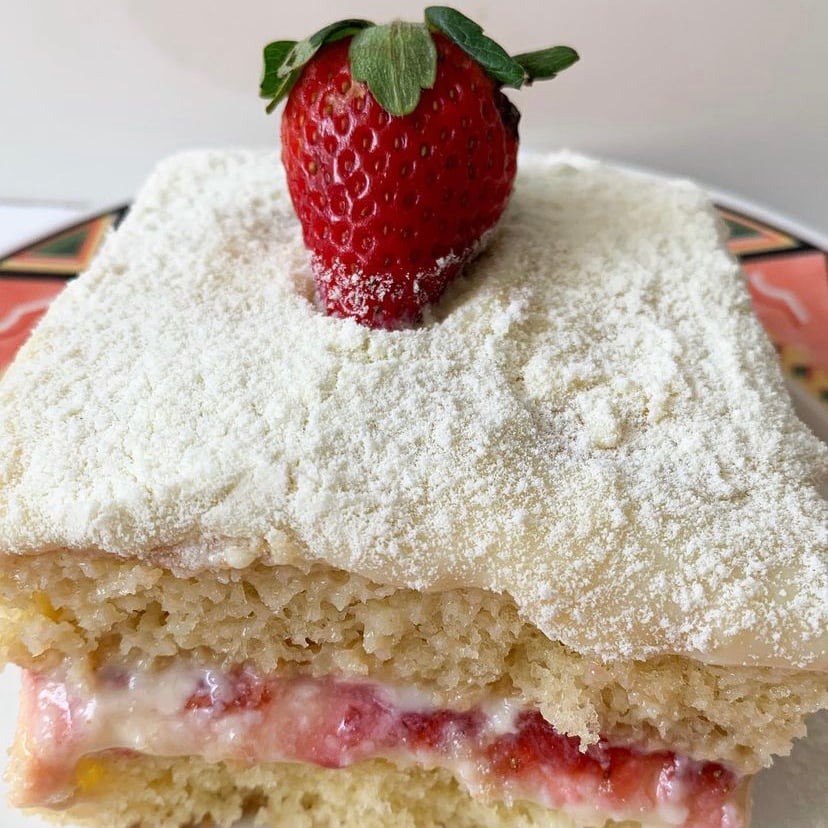 Photo of the Nest Milk Cake with Strawberry Jam – recipe of Nest Milk Cake with Strawberry Jam on DeliRec