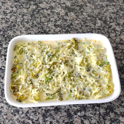 Recipe of Broccoli with chicken in white sauce on the DeliRec recipe website