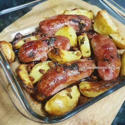 Recipe of Sausage with potato in the oven on the DeliRec recipe website