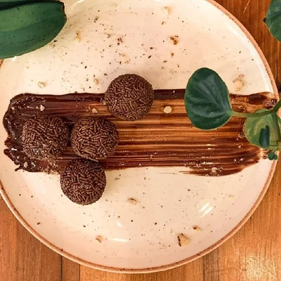 Receita de Docinho de Amendoim com Chocolate no site de receitas DeliRec