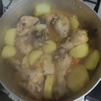 Recipe of Chicken stew with potato on the DeliRec recipe website