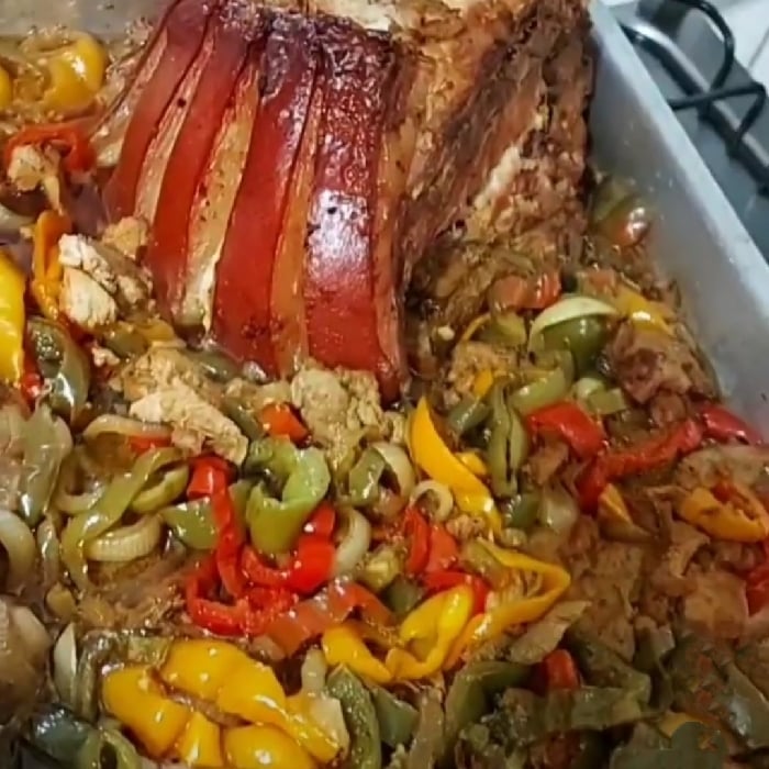 Photo of the Roasted ham with lemon and colored peppers – recipe of Roasted ham with lemon and colored peppers on DeliRec