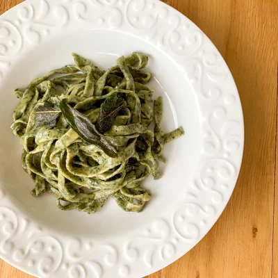 Recipe of Fresh spinach pasta in sage noisette butter on the DeliRec recipe website
