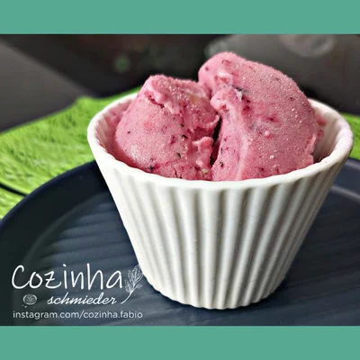 Recipe of Strawberry, blackberry and banana ice cream on the DeliRec recipe website