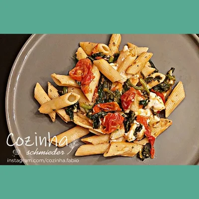 Recipe of Penne with spinach, tomato and goat cheese on the DeliRec recipe website