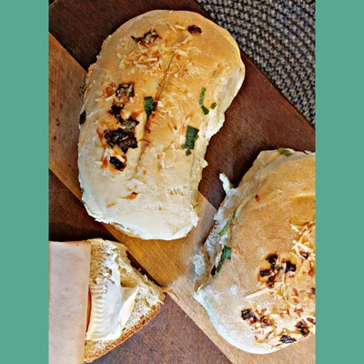 Recipe of Onion and Parmesan Bread on the DeliRec recipe website
