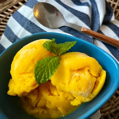 Recipe of Mango ice cream with Sicilian lemon on the DeliRec recipe website