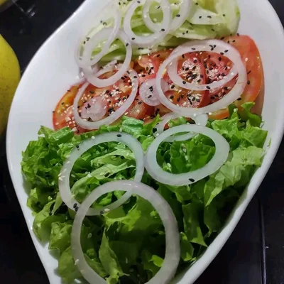 Receita de Salada de Alface com sementes de chia no site de receitas DeliRec
