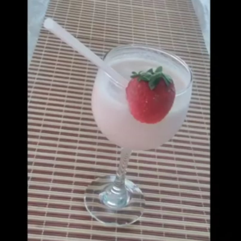 Foto de la Batido de fresas con vino espumoso – receta de Batido de fresas con vino espumoso en DeliRec