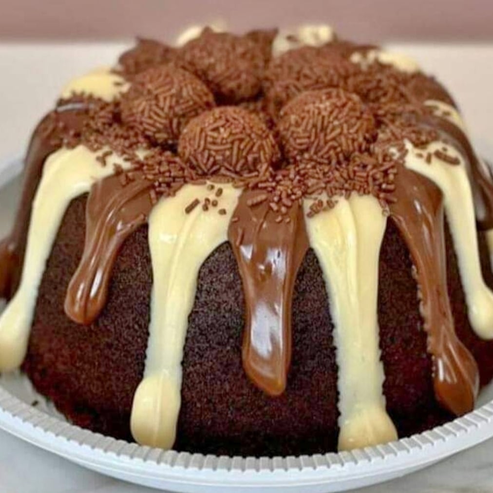 Photo of the Chocolate cake covering with brigadeiro – recipe of Chocolate cake covering with brigadeiro on DeliRec