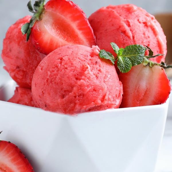 Foto da sorvete de morango caseiro - receita de sorvete de morango caseiro no DeliRec