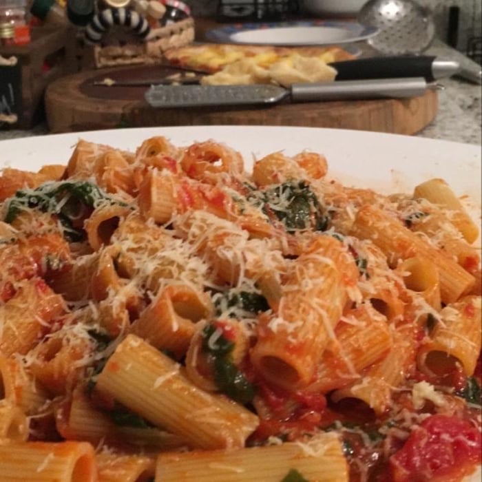 Photo of the Rogatoni with Sugo and Spinach – recipe of Rogatoni with Sugo and Spinach on DeliRec