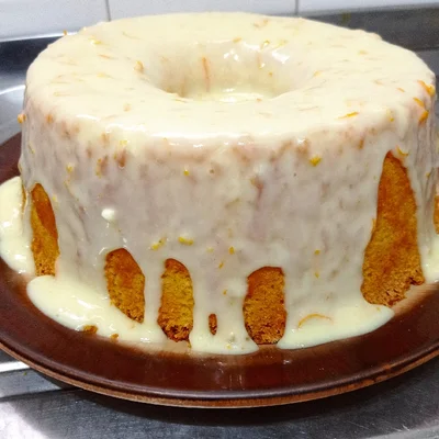 Recipe of White chocolate covered orange cake on the DeliRec recipe website