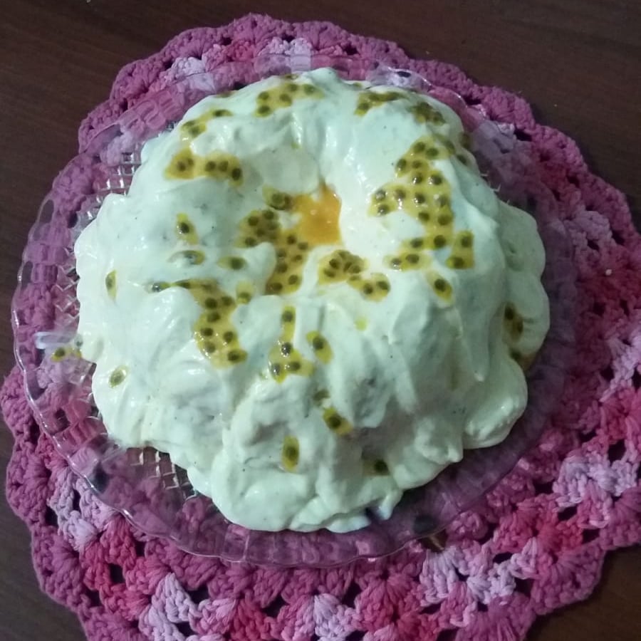 Photo of the Cake with passion fruit mousse frosting – recipe of Cake with passion fruit mousse frosting on DeliRec
