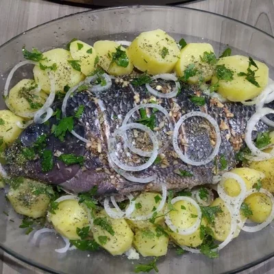 Recipe of Baked fish with potatoes on the DeliRec recipe website